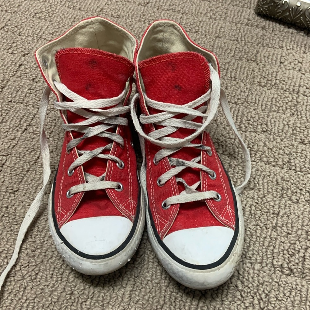 Red converse Chuck Taylor all stars size 3